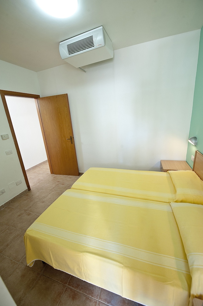 2 BEDROOMS, APARTMENT