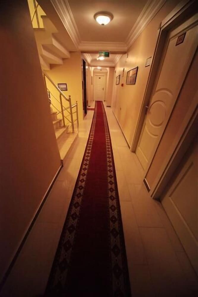 SIMPER HOTEL 5/50