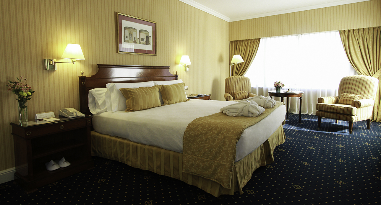 جناح، Hotel Emperador Buenos Aires 2/5