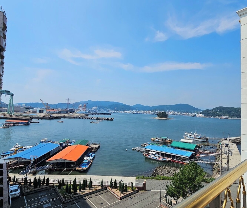 Bay Resort Tongyeong 45/48