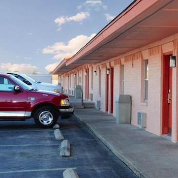 American Inn Cleburne 13/31