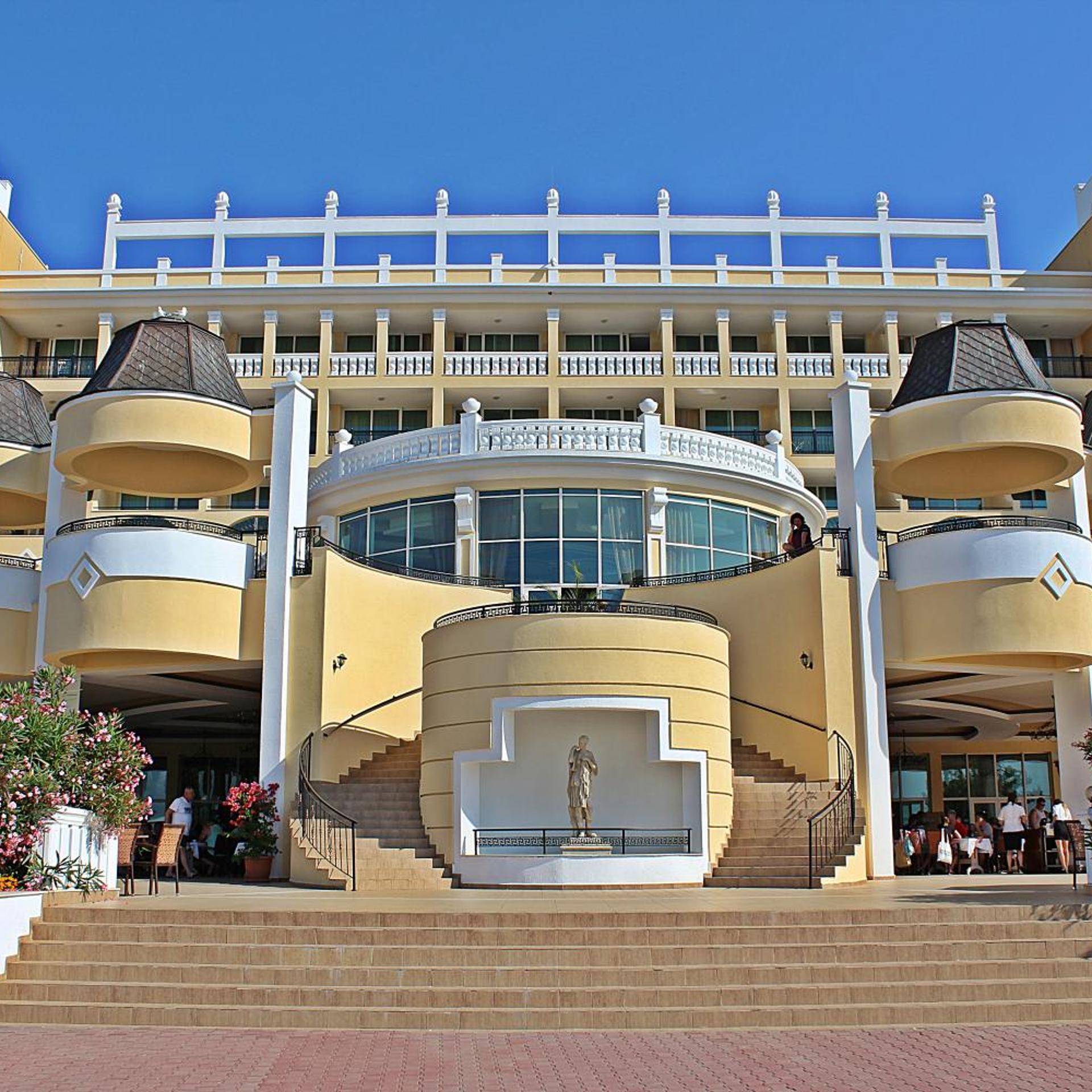 Marina Beach 2/50