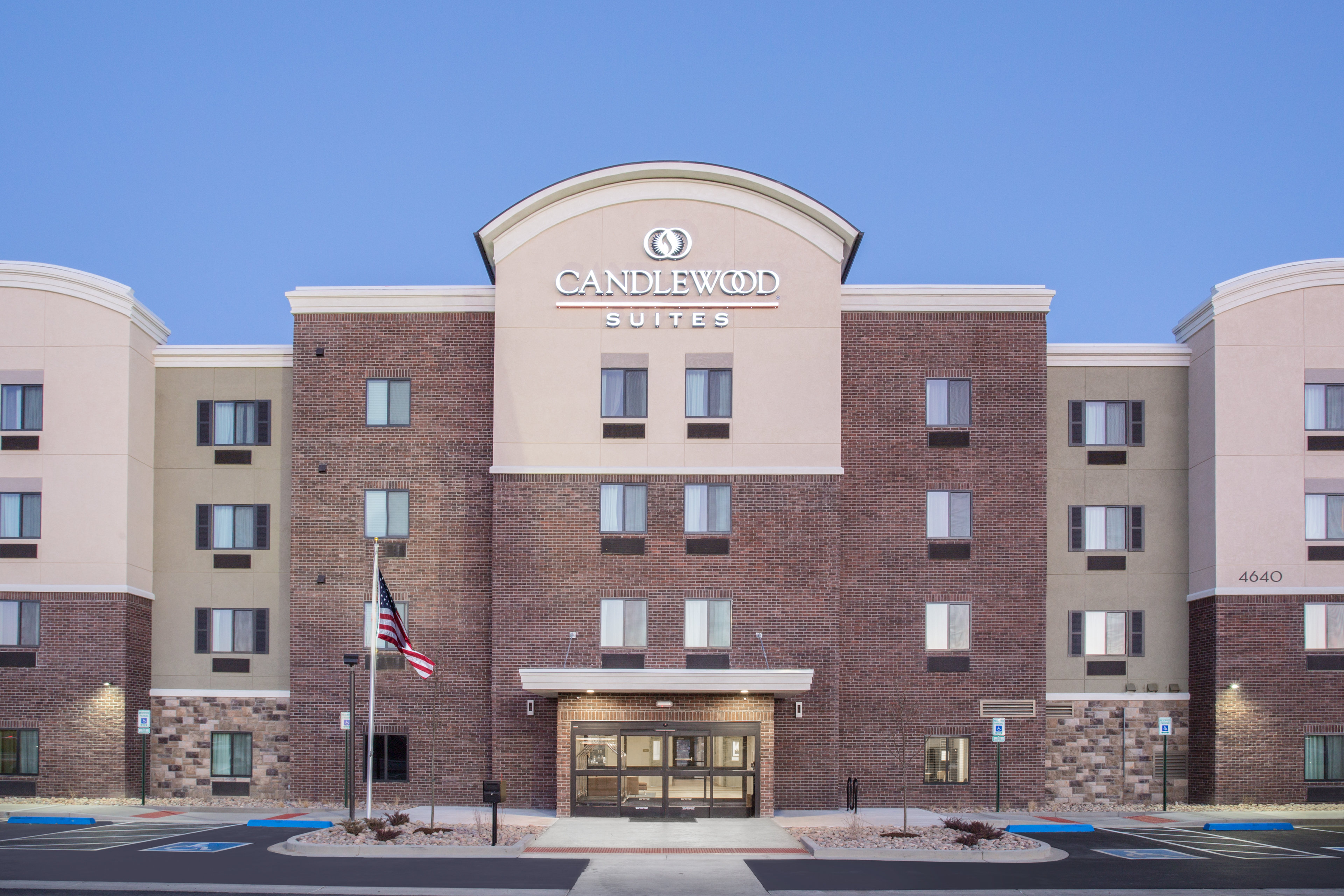 CANDLEWOOD SUITES PUEBLO 1/33