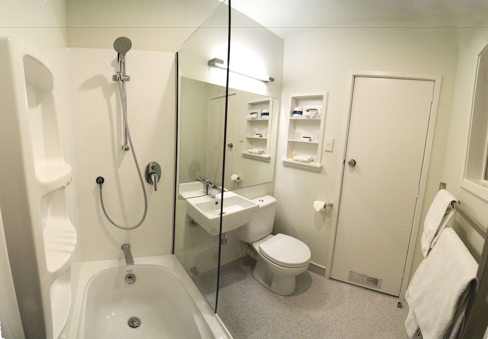 Wanaka Hotel 18/37
