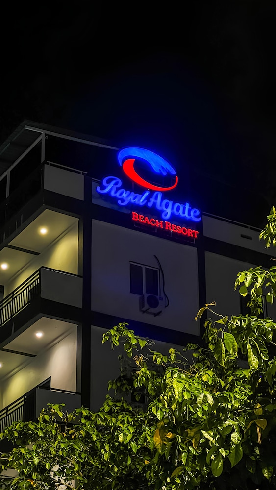 Royal Agate Beach Resort 4/64