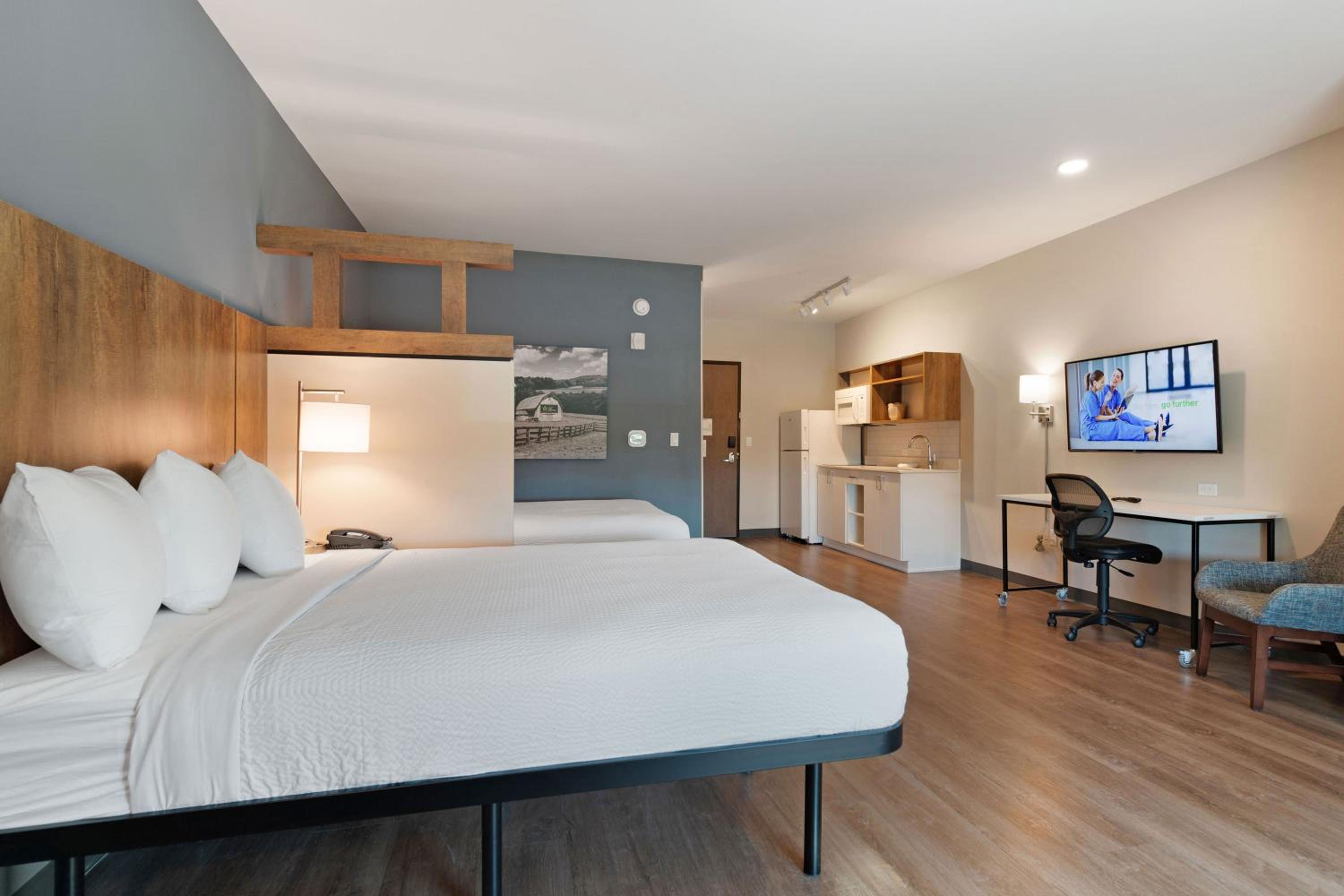 Ideal, Studio, 2 Queen Beds