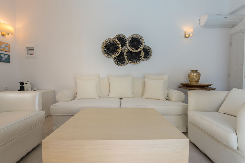 Santorini Secret Suites and Spa - Adults Only 28/50