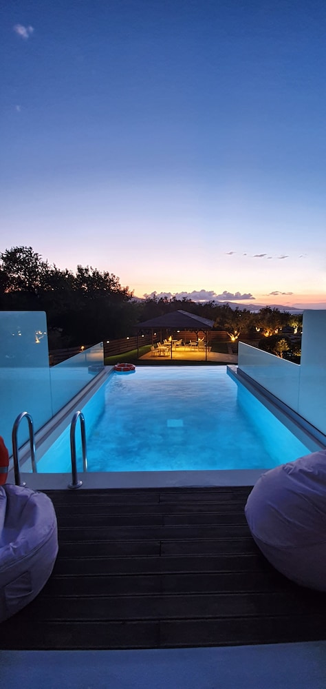 Elegance Luxury Executive Suites - Adults Only 51/58
