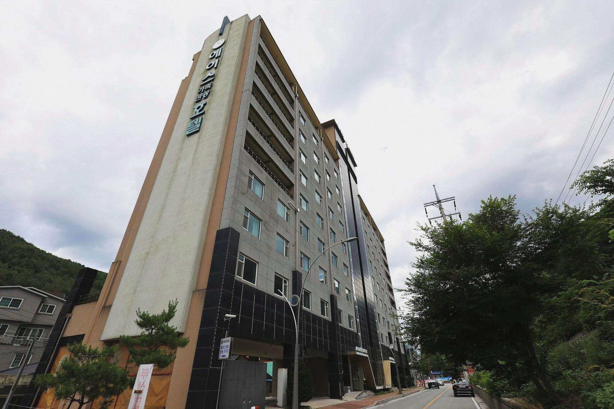 Jeongseon Ace Family Hotel 4/26