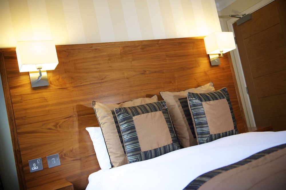 NEVIS BANK INN HOTEL 23/29