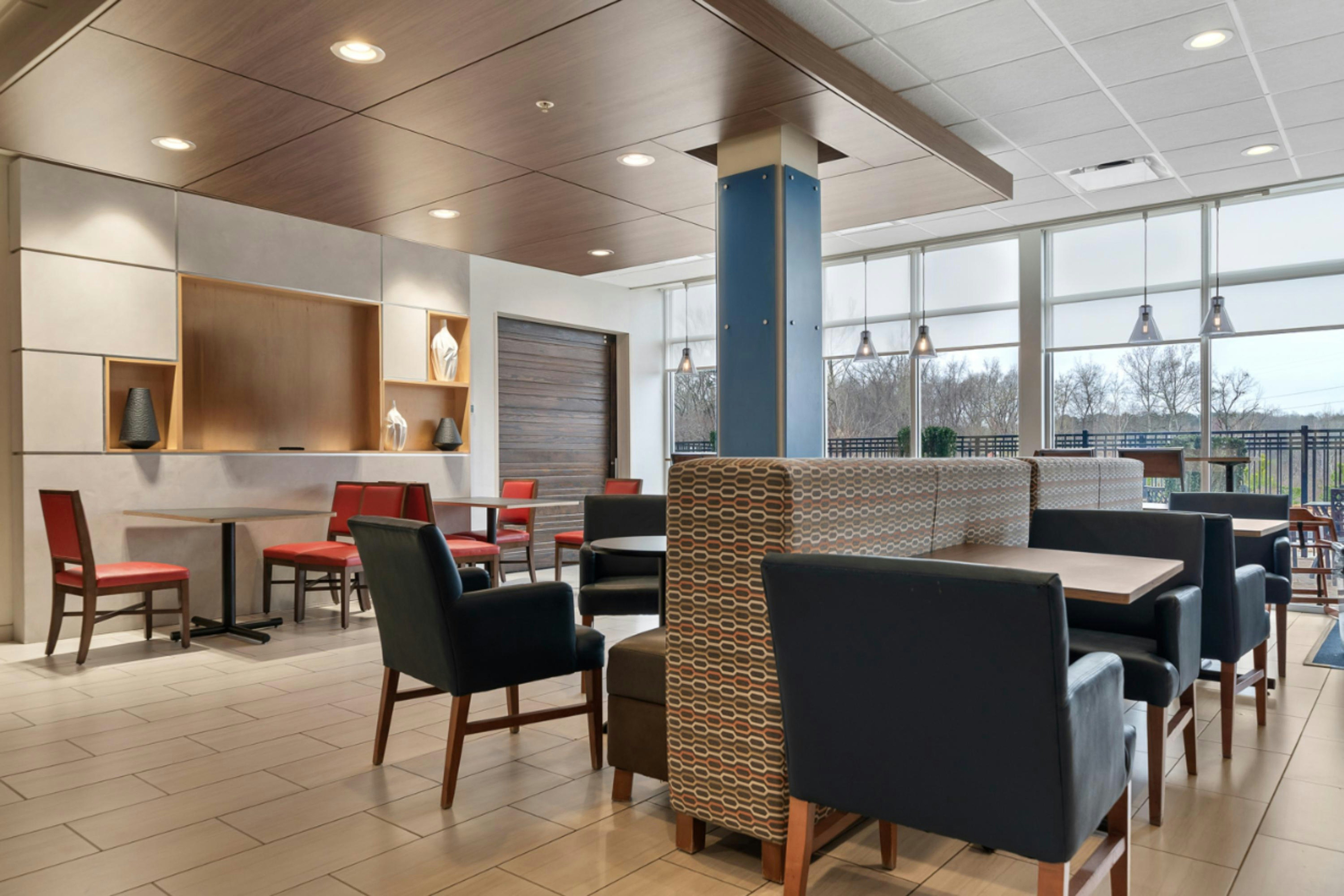 Holiday Inn Express Macon North 46/69