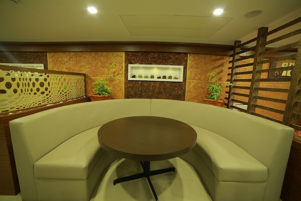 NAKSHATRA EMERALD INN GURUVAYUR 26/41