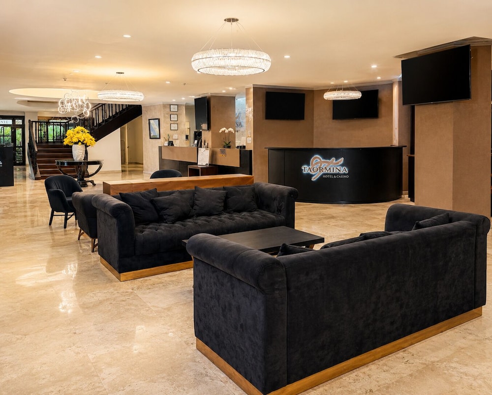 Clarion Amon Plaza 43/60
