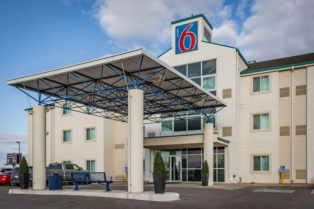 Motel6 Saskatoon, SK 49/55