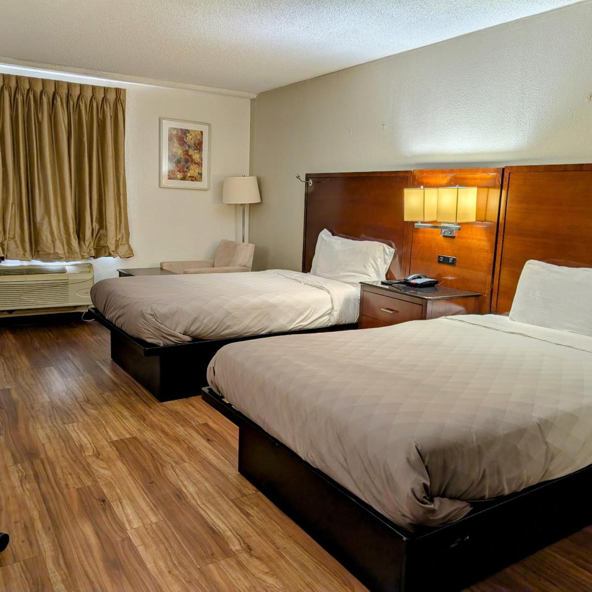 Room, 2 Double Beds, Forsyth, GA 2/9