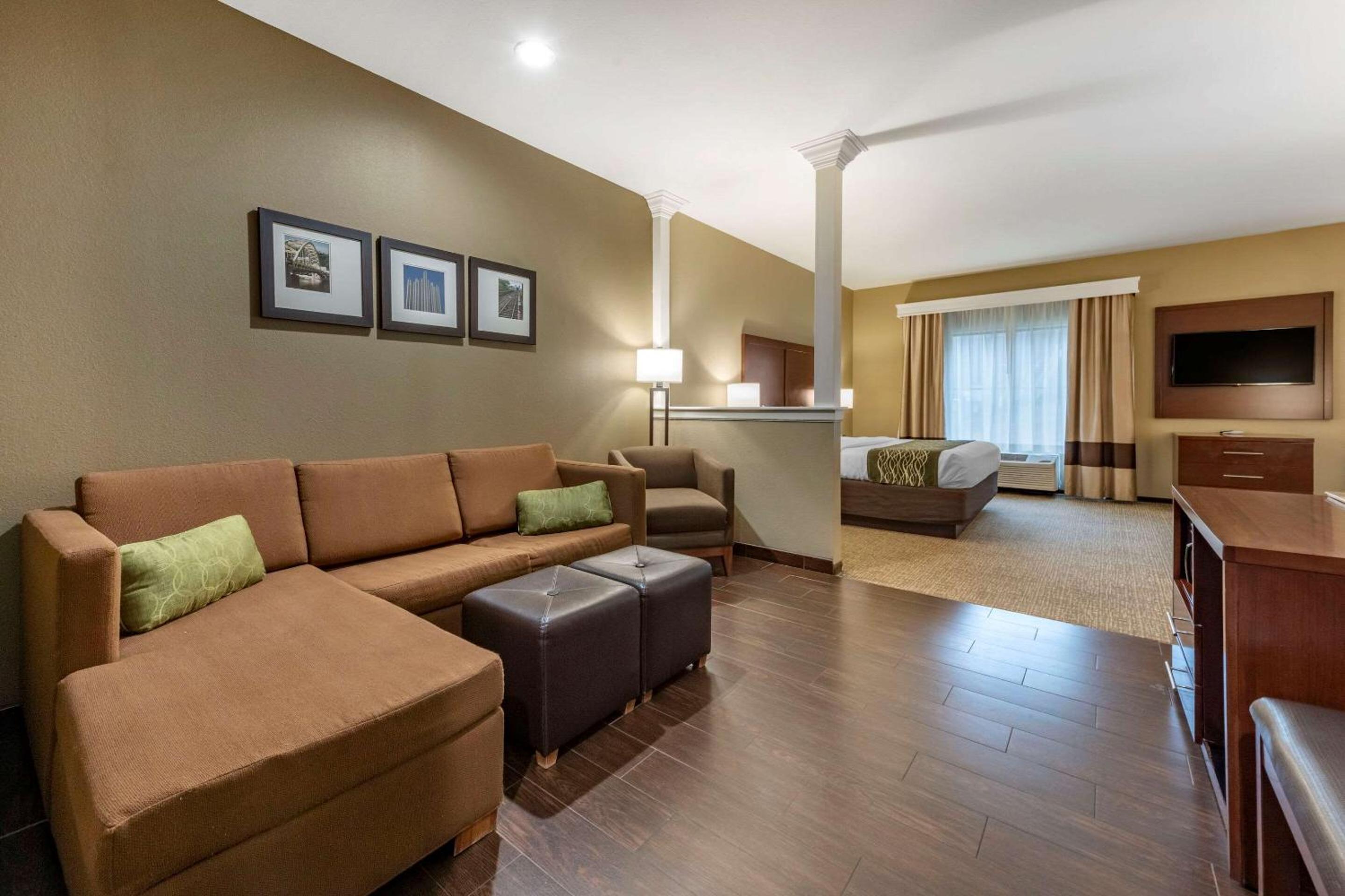Comfort Inn & Suites 26/40