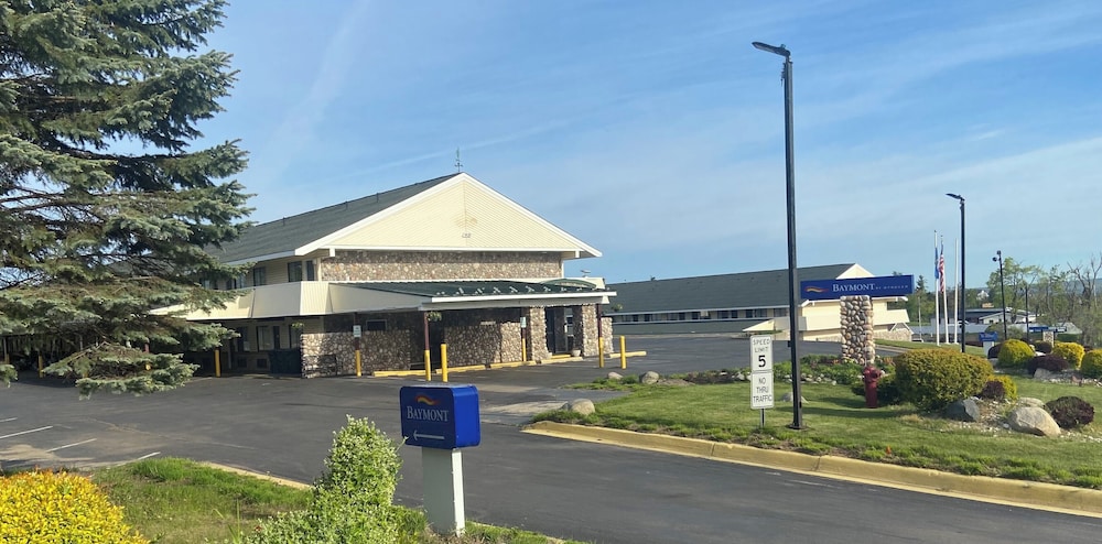 Baymont by Wyndham Petoskey 38/51