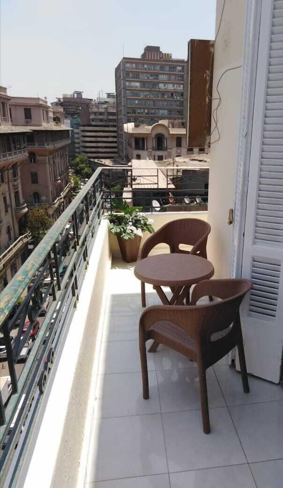 New Palace Hostel 32/38