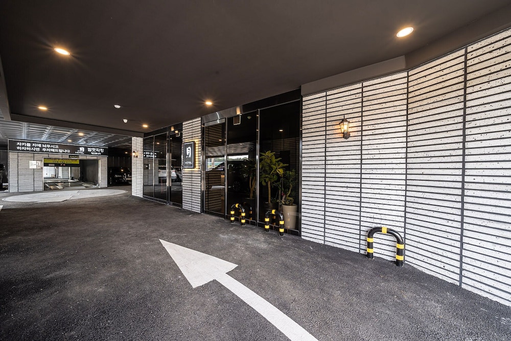 Stay Month Hotel 25/35