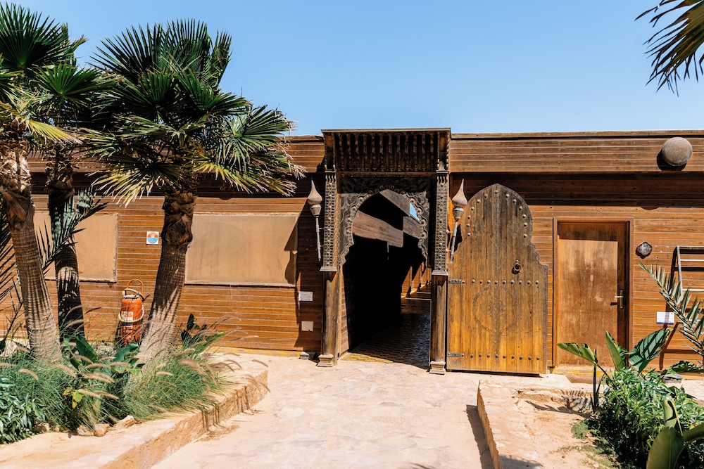 Dakhla Club 64/70