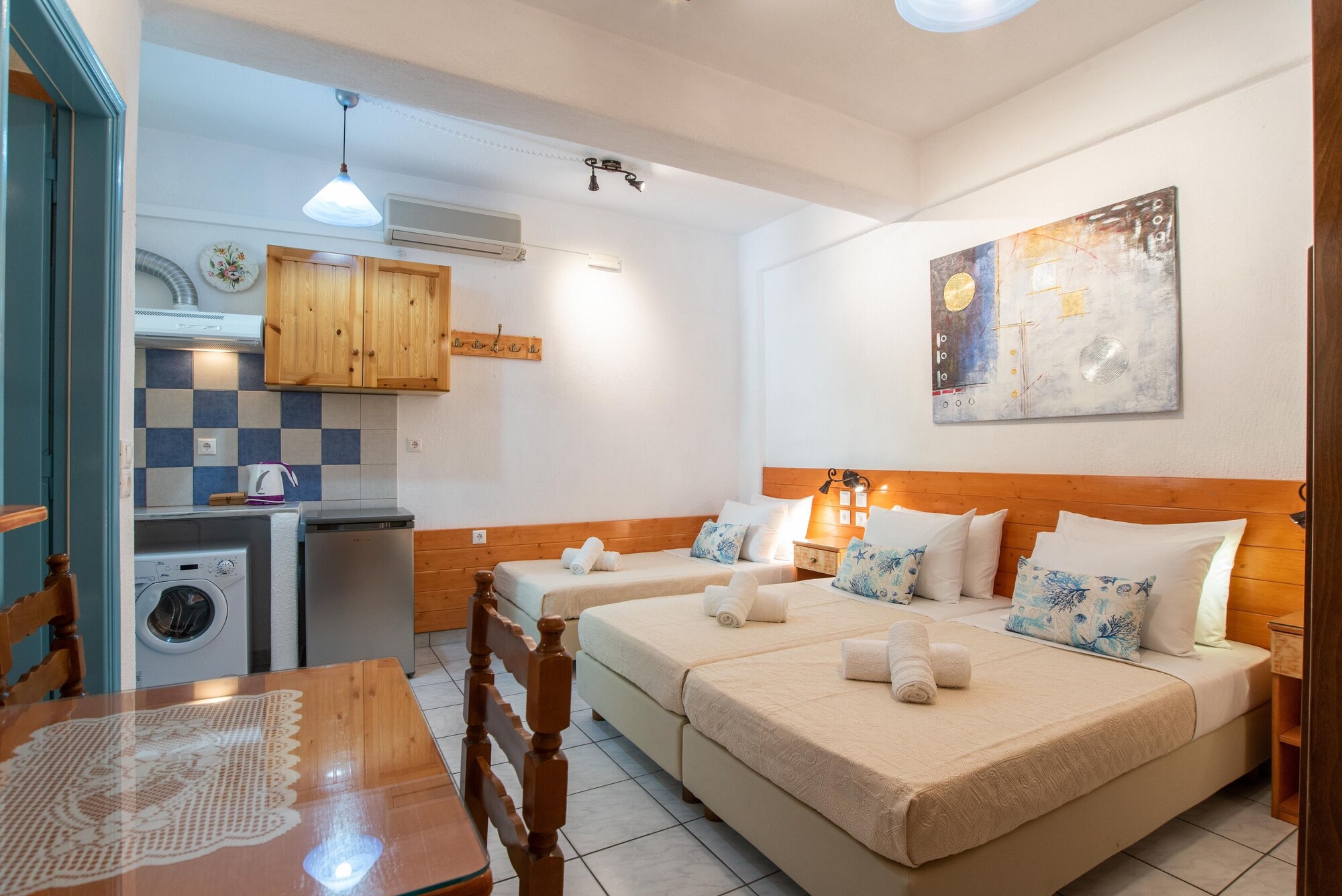 Semi Basement, Family, Bunk Bed, 3 Beds, Shared Terrace