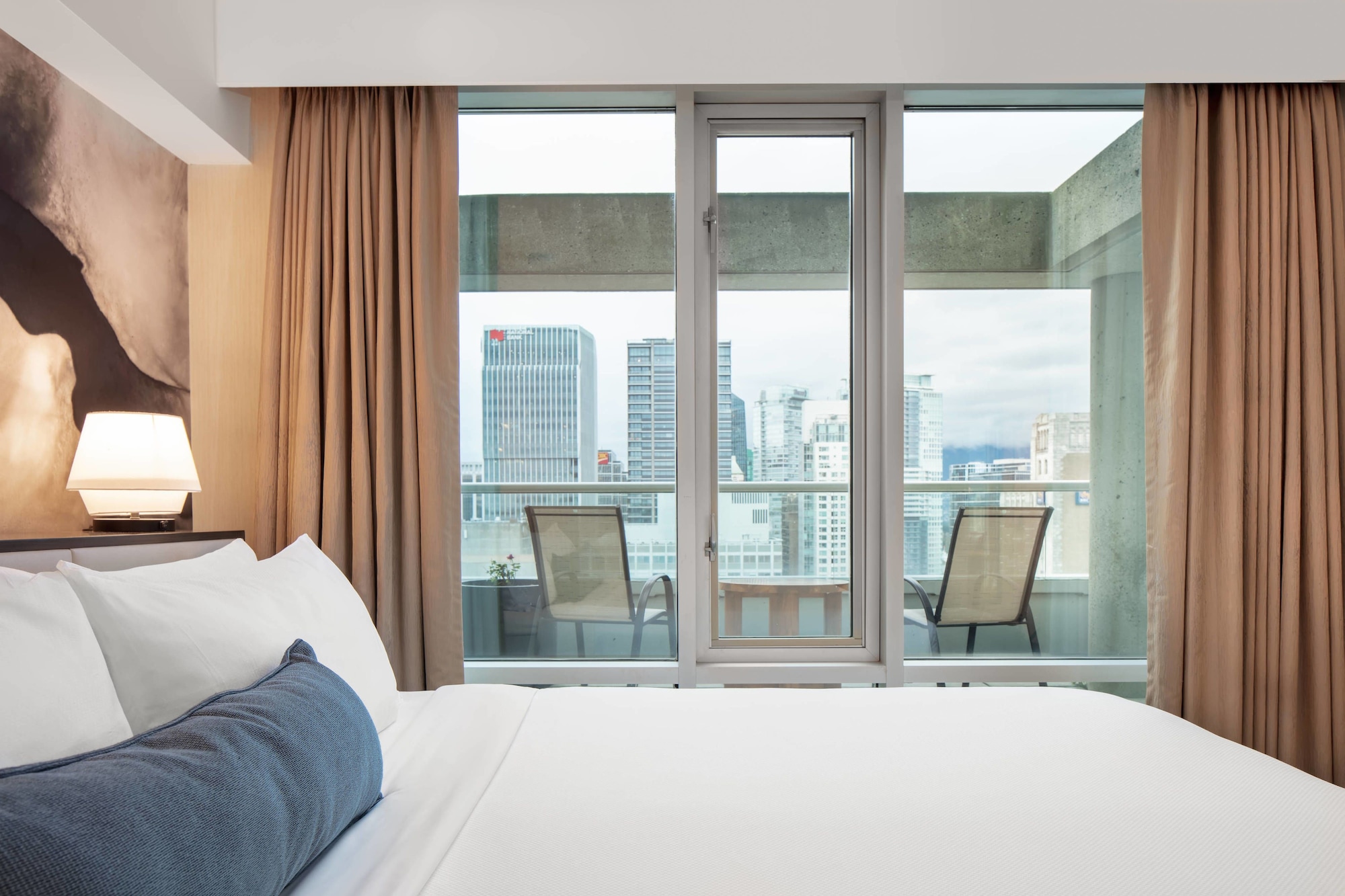 Room at Delta Hotels by Marriott Vancouver Downtown Suites, VANCOUVER - BRITISH COLUMBIA