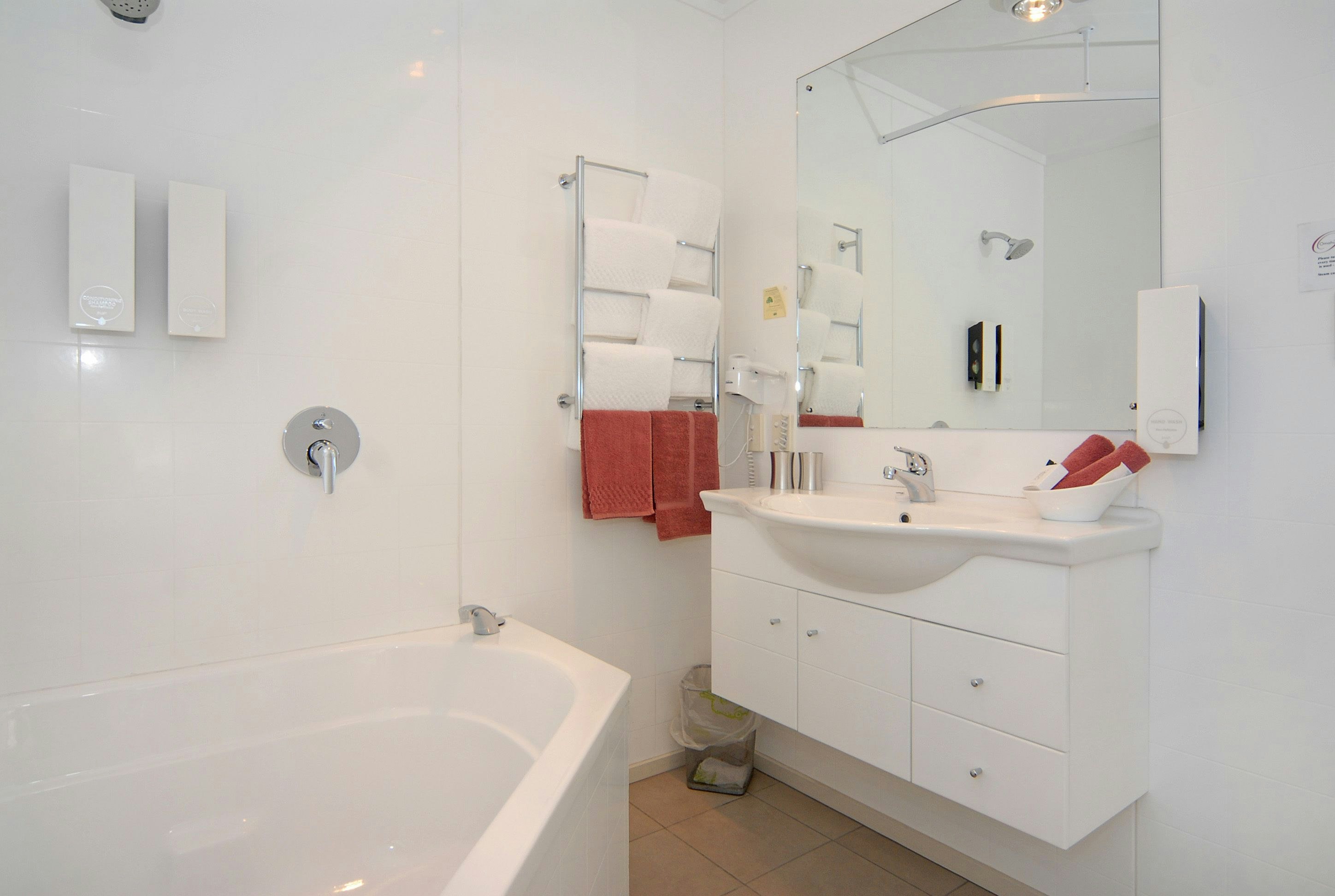 1 Bedroom, Spa، OMAHU MOTOR LODGE 2/3