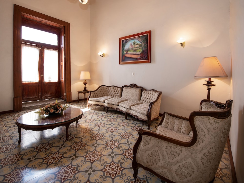 Hotel Senorial 24/50