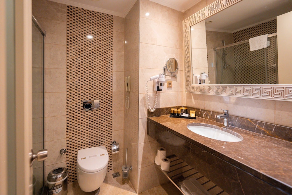 Oz Side Premium Hotel 94/95