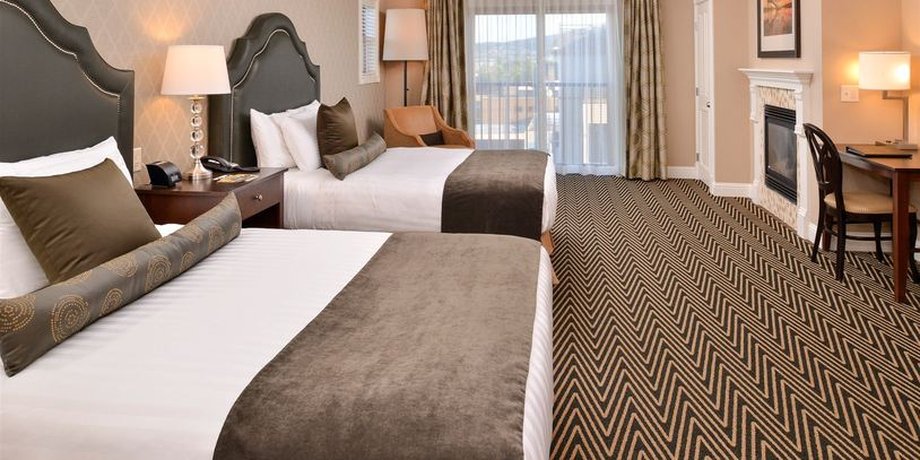 Majestic Inn & Spa 25/80