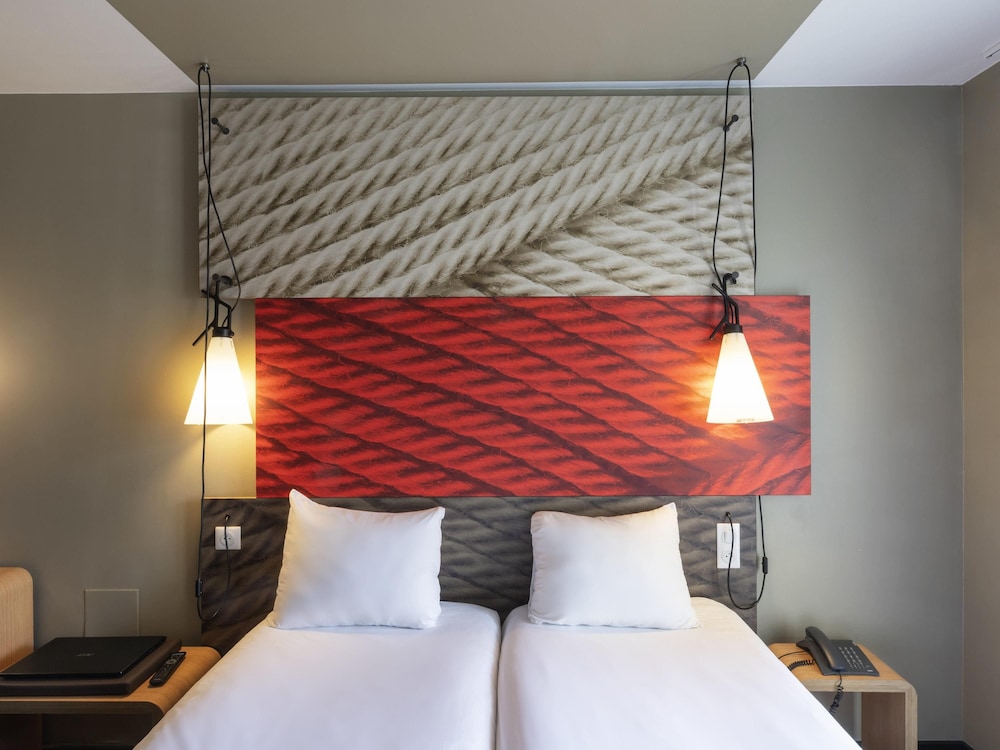 IBIS SAINT GRATIEN 20/50