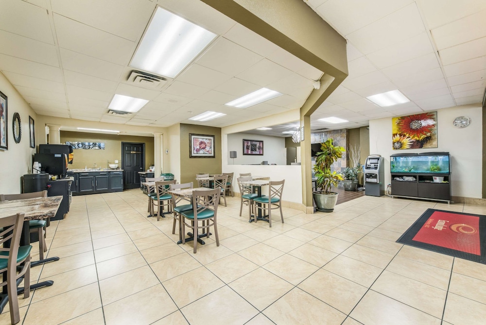 Econo Lodge Salisbury 24/49
