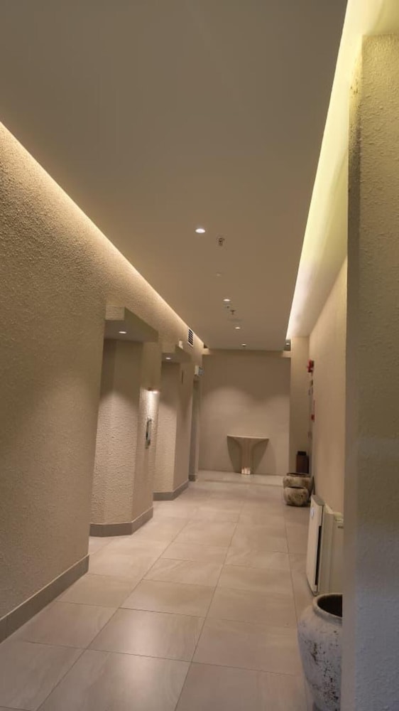 Blanco Apartment Hotel 11/59