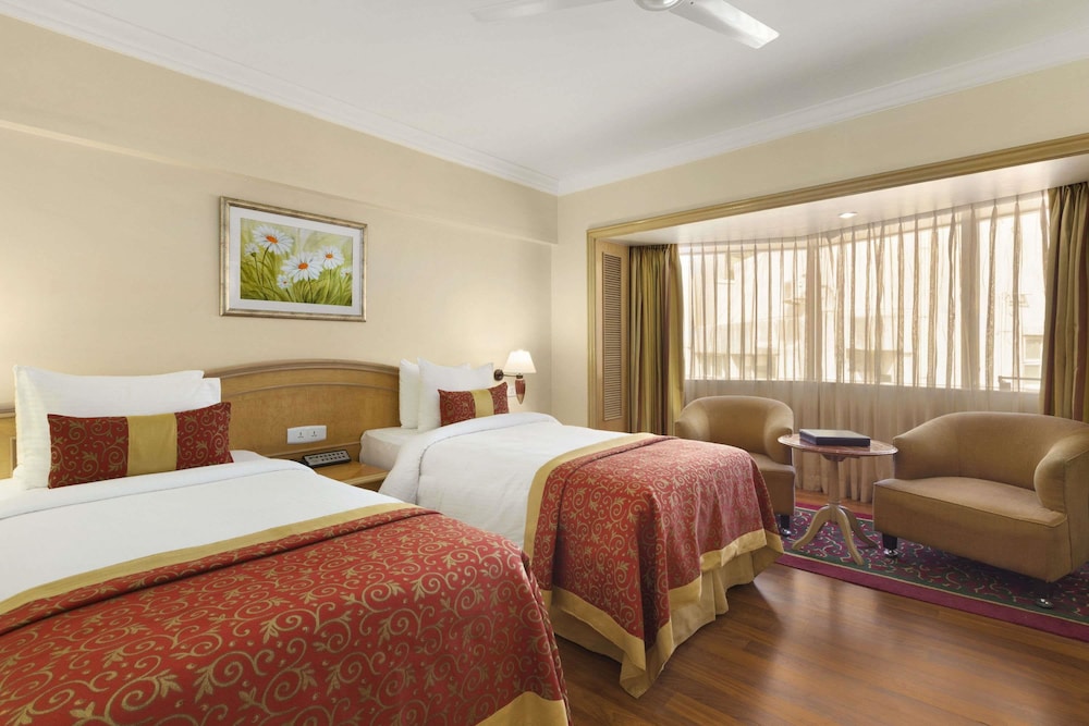 Ramada Plaza Palm Grove 10/54