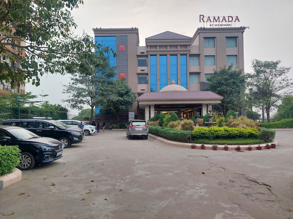 Ramada by Wyndham Varanasi Katesar 22/31