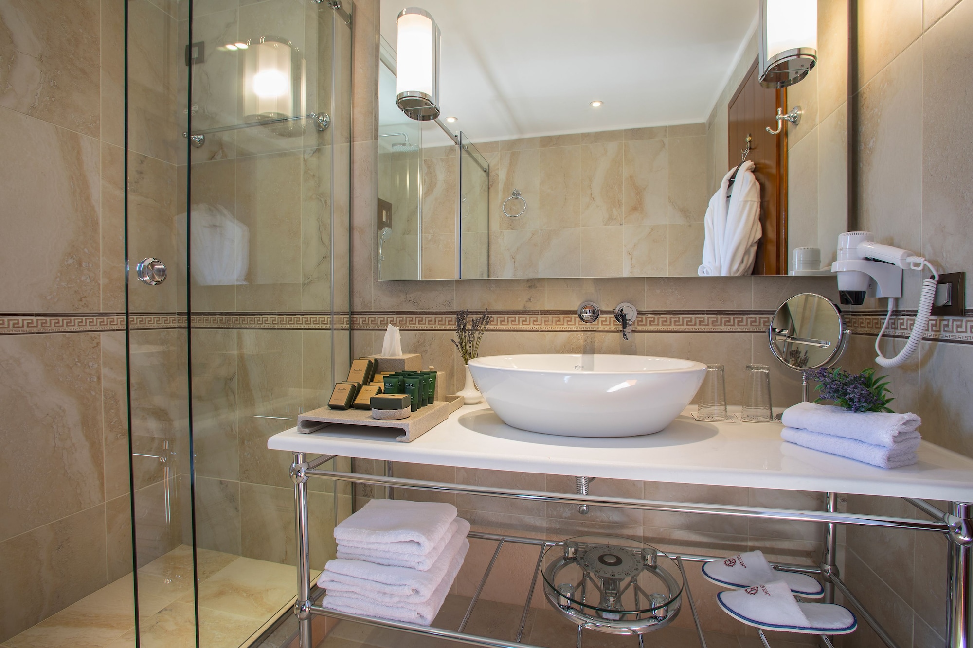غرفة بريميوم بسرير مزدوج مع أريكة، MYSTRAS GRAND PALACE RESORT & SPA 8/10