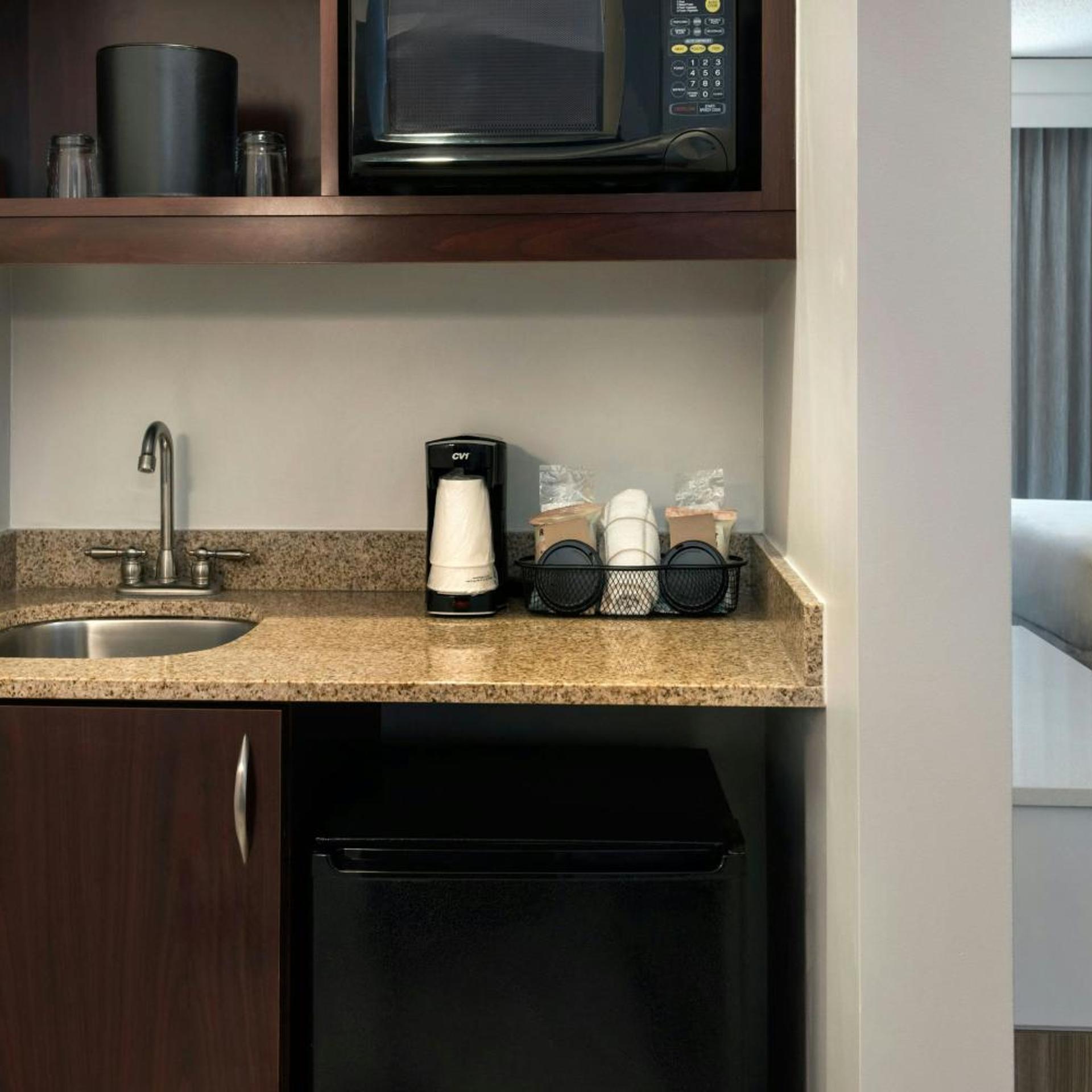 جناح بسريرين كوين مع سرير سحّاب إضافي مع أريكة، Springhill Suites Pittsburgh Mills 6/6