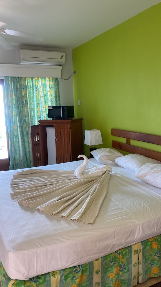 Rovanels Resort And Conference Centre 3/22