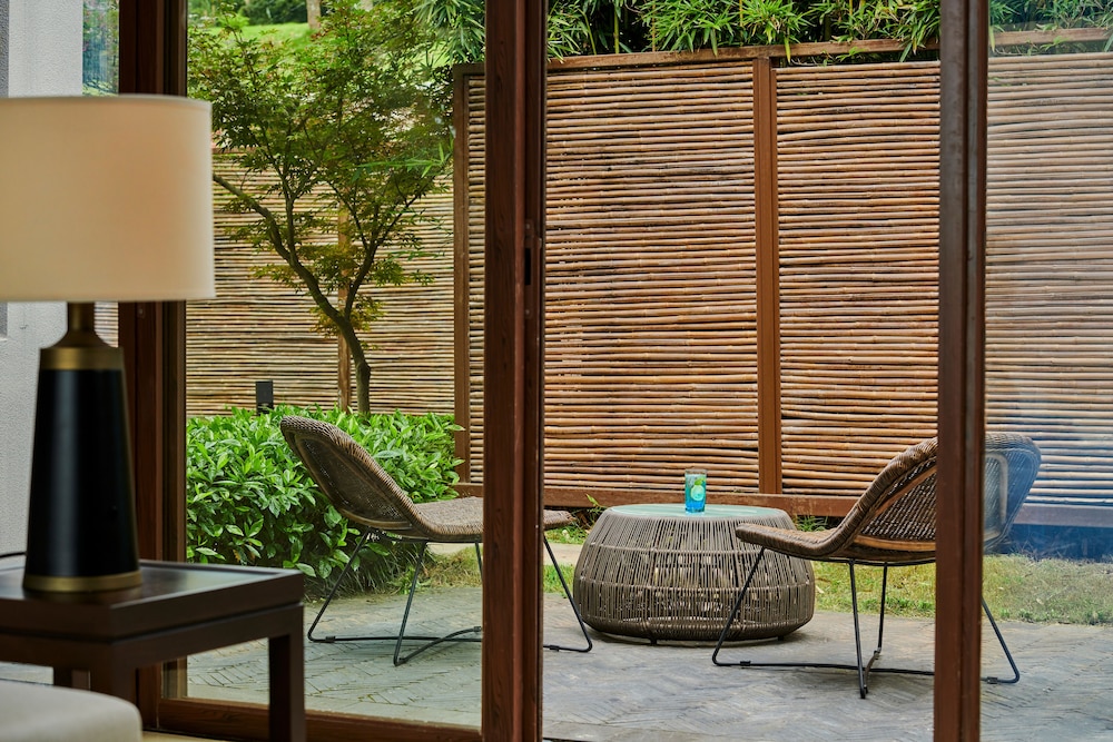 Lushan West Sea Resort 24/28