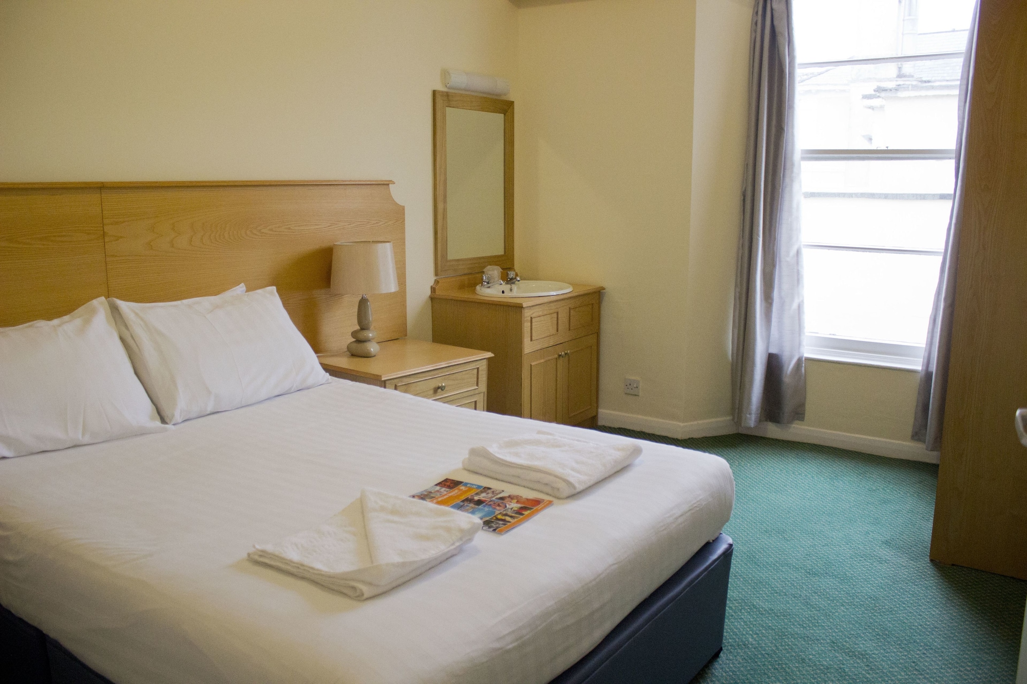 2 BEDROOMS, APARTMENT