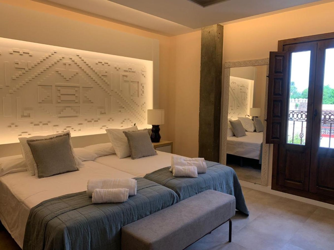 Hacienda Del Cardenal 6/24