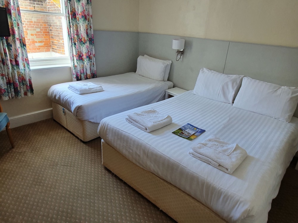 The Alexandra Hotel 22/71