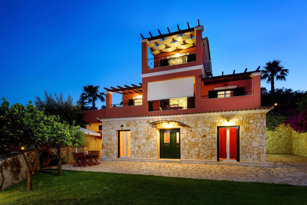 Villa Lemonia 2/50
