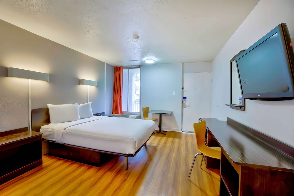 Motel6 Gainesville, FL 27/60