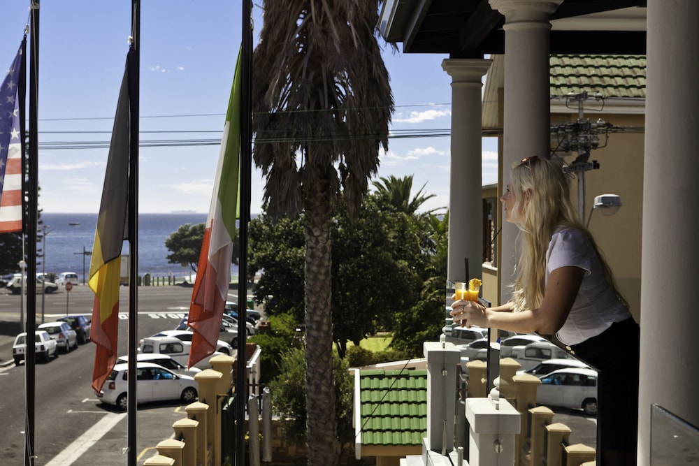 Hotel On The Promenade 24/25