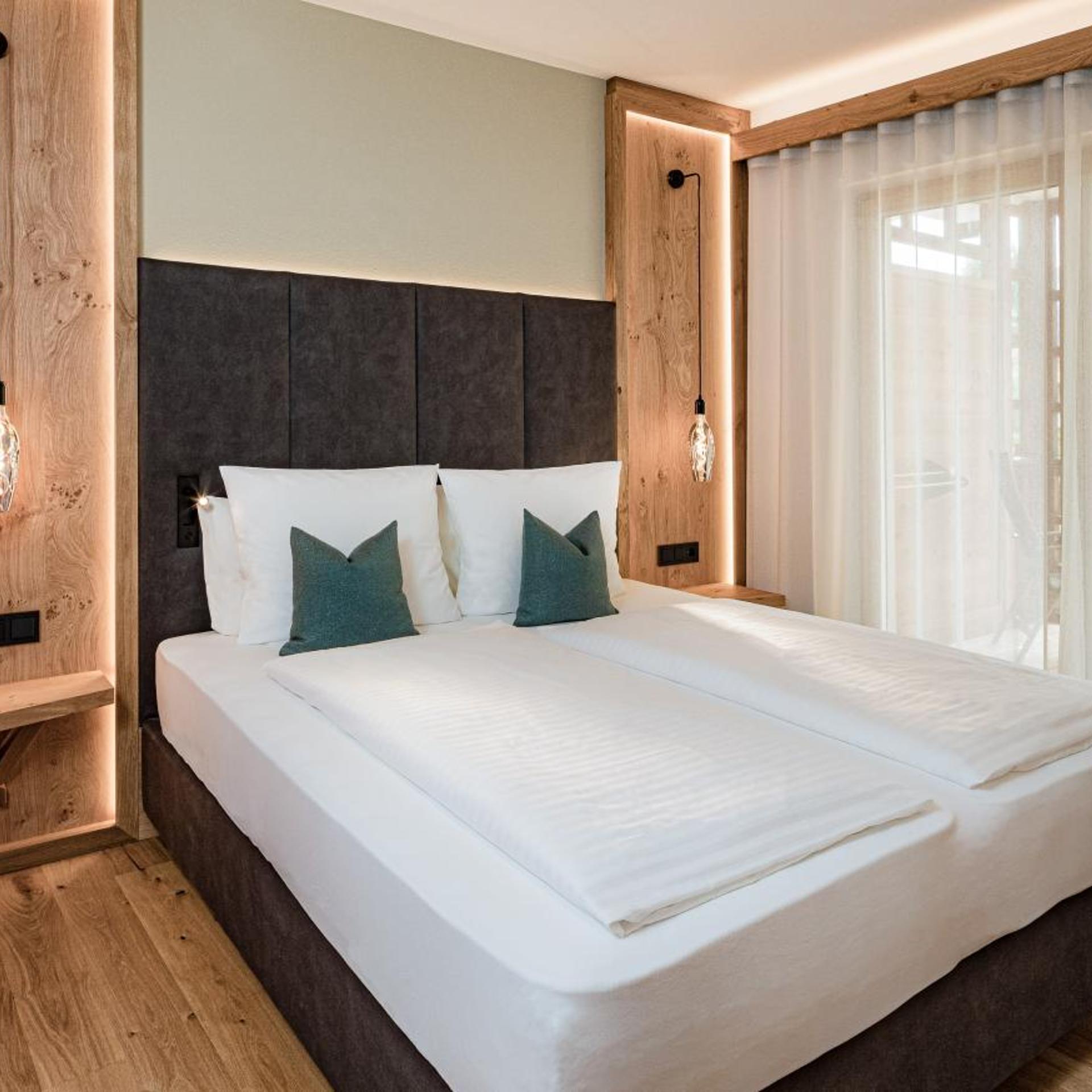 2 Bedrooms, Suite