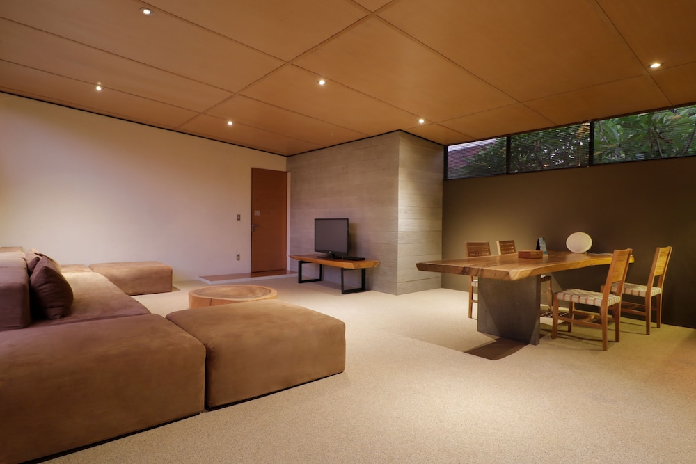 Clio Apartments 30/45