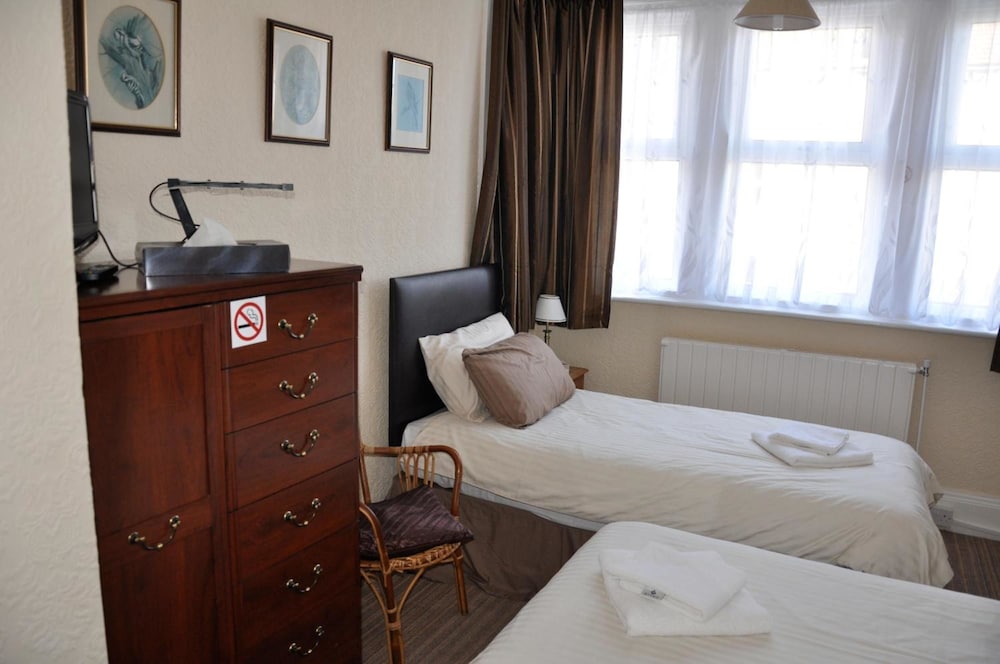 Chandos Guest House 12/32