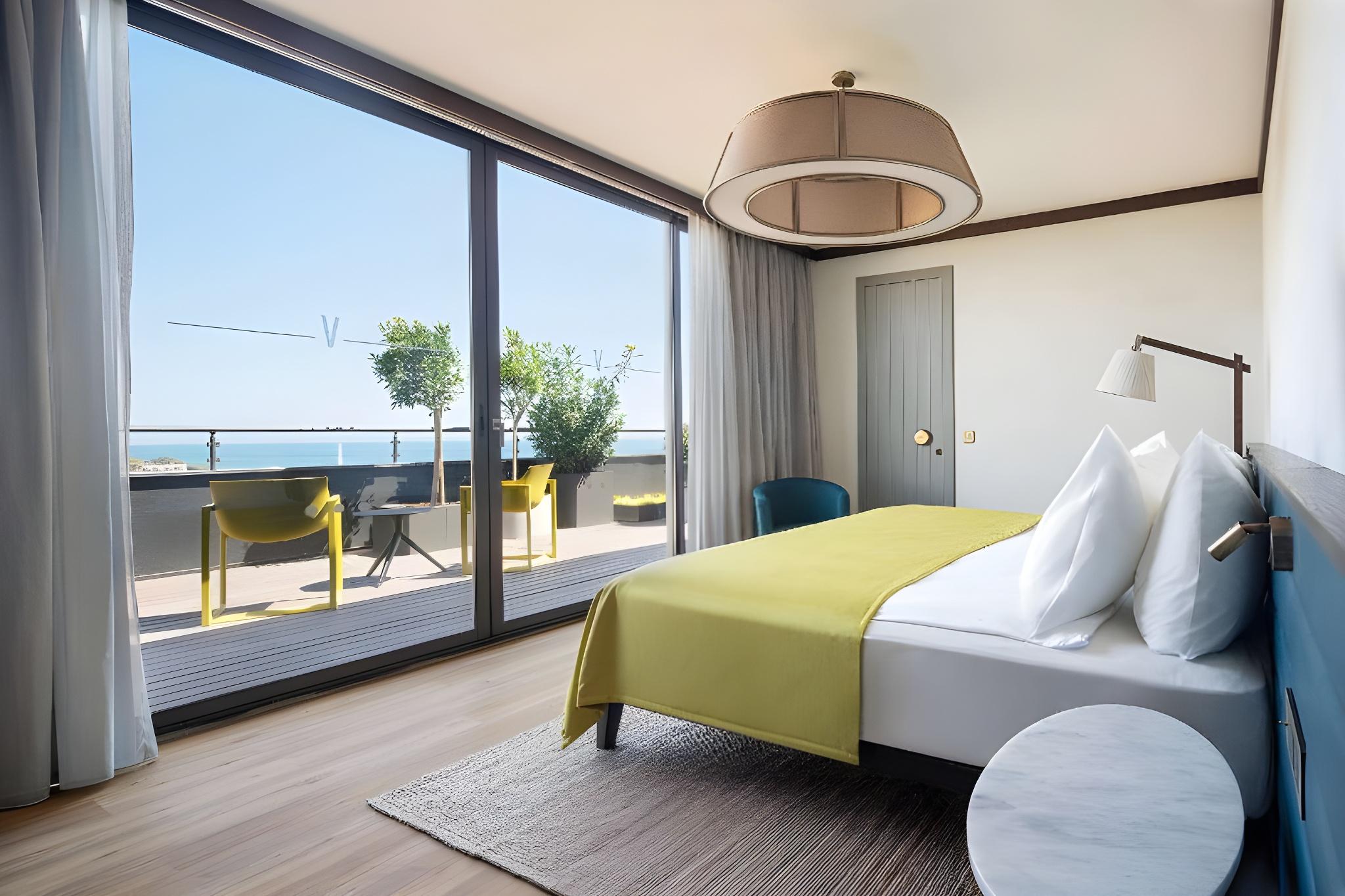 Room, 2 Double Beds, Lateral Side Sea View, Main Building