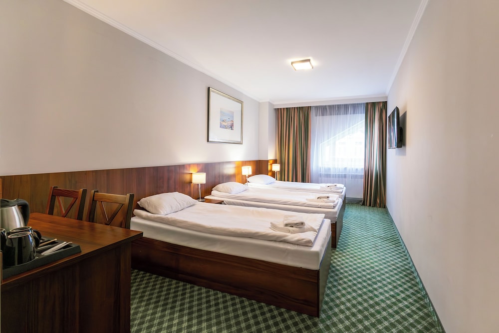Hit Hotel 31/73
